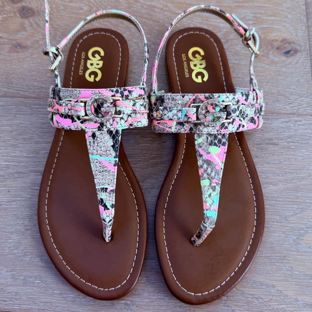 GBG Los Angeles Sandals snakeskin-style print size 8 NWOT 🩷